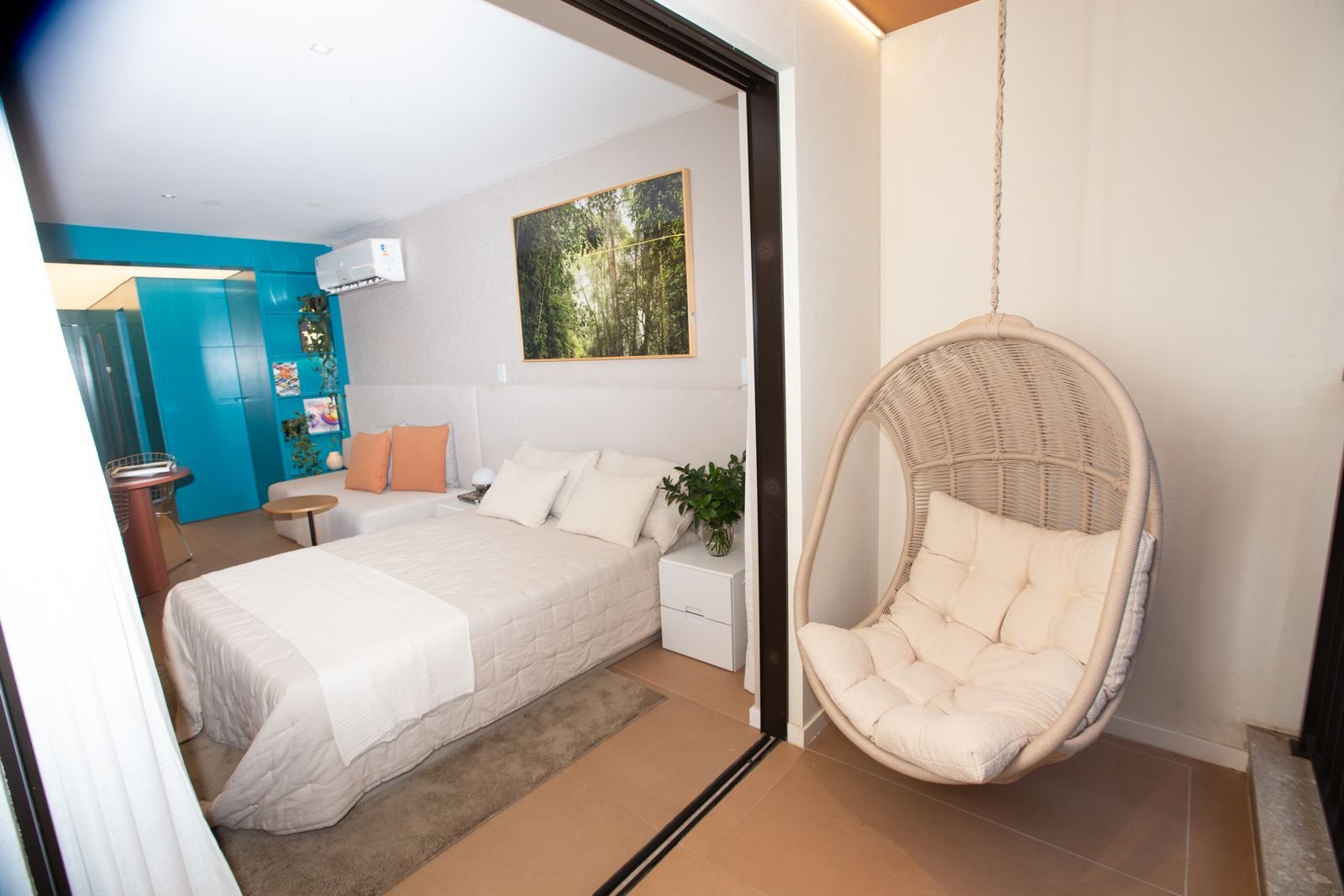 Gaví model studio with bed and hanging chair